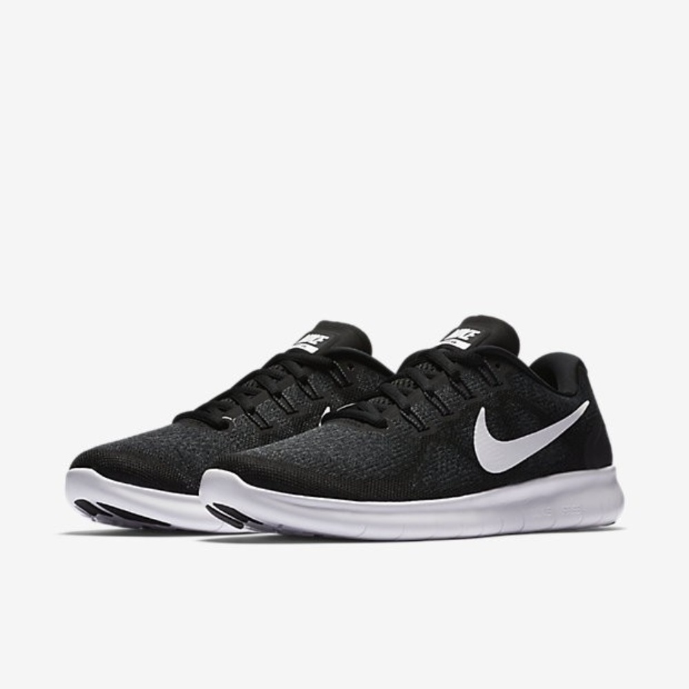 NEW Nike Free RN Running Sneakers